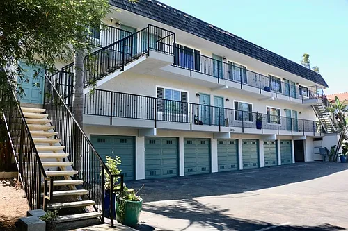 Sierra Seaside Flats $ 3295 ...1 Block To Beach....Top Floor Views Photo 1