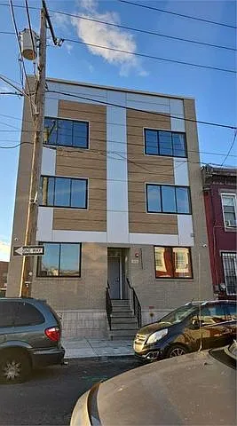 2526 N 9th St — Photo 7