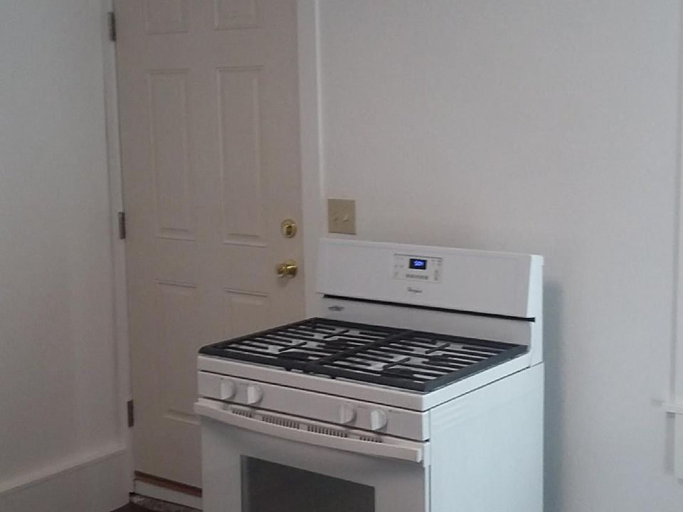 2nd image of 664 Paris St