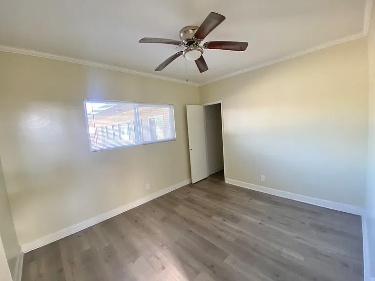 1905 S Oxford Ave #14 — Photo 7