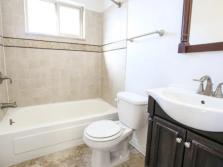 222 Logan — Photo 92
