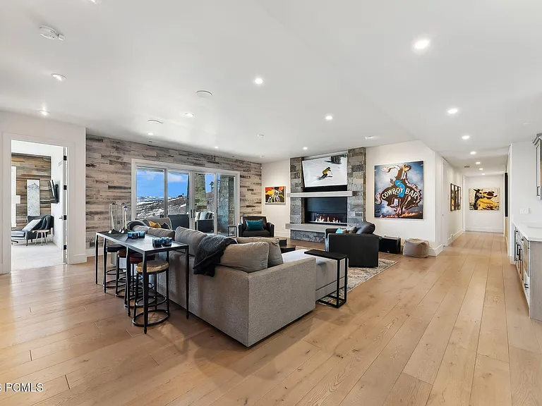 3450 E Ridgeway Dr — Photo 40