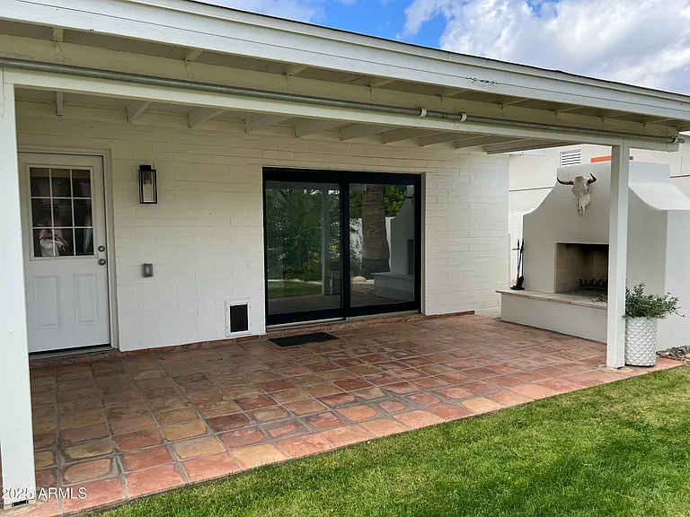 8744 E Rose Ln — Photo 13