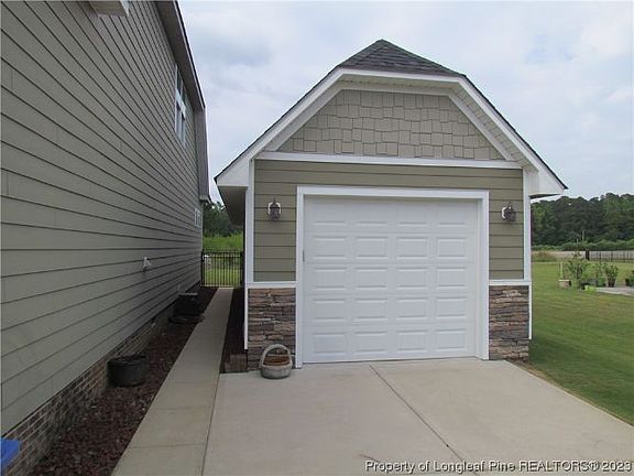 5th image of 3900 Chadbourne Dr