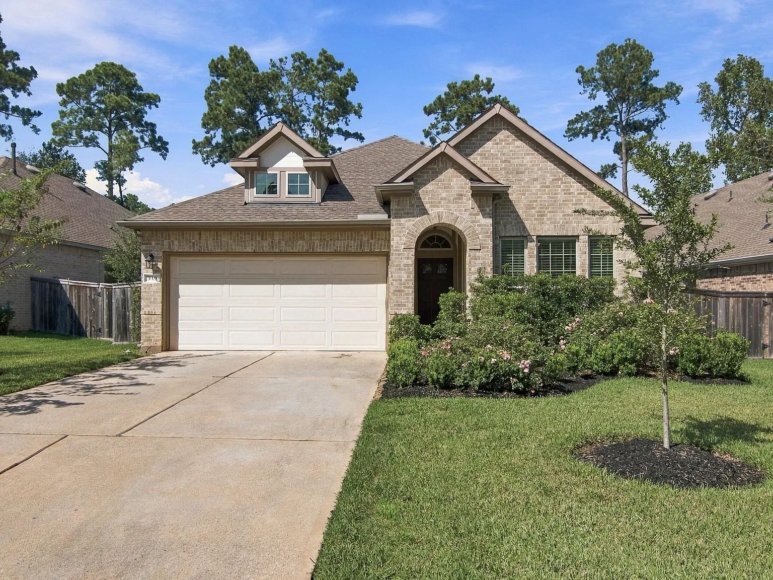 3 bed, 2.0 bath, 1685 sqft, $2,500 — Photo 2