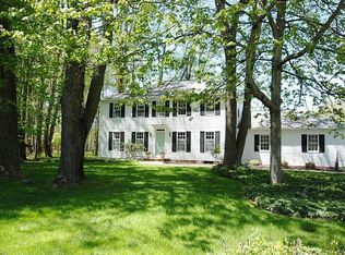 120 Greentree Rd, Moreland Hills, OH 44022