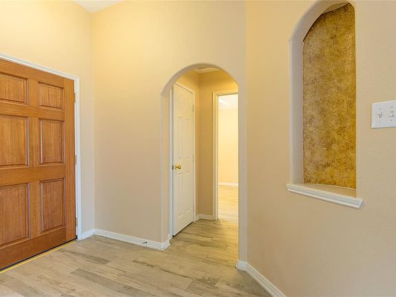 4th image of 10711 White Bridge Ln