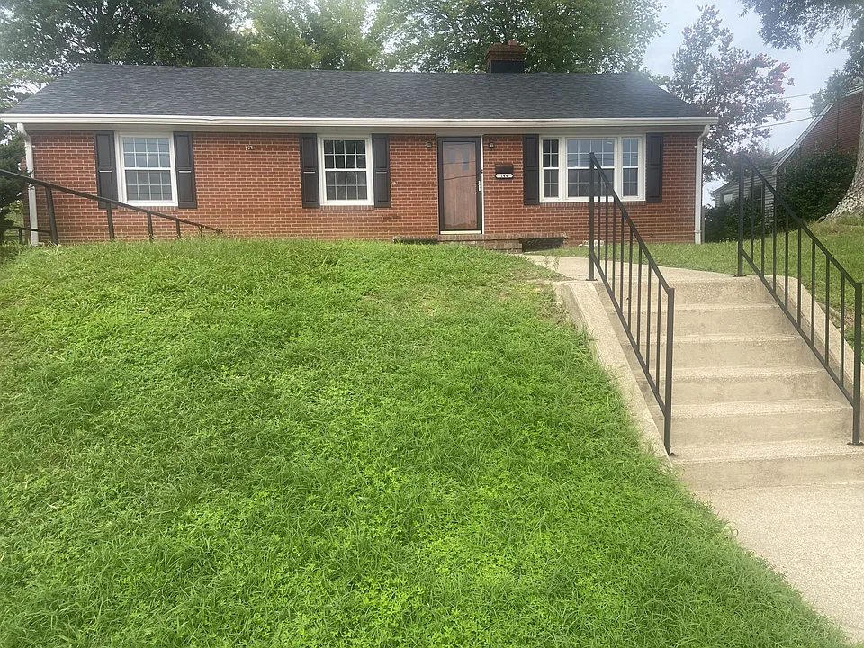 144 Gloucester Ave