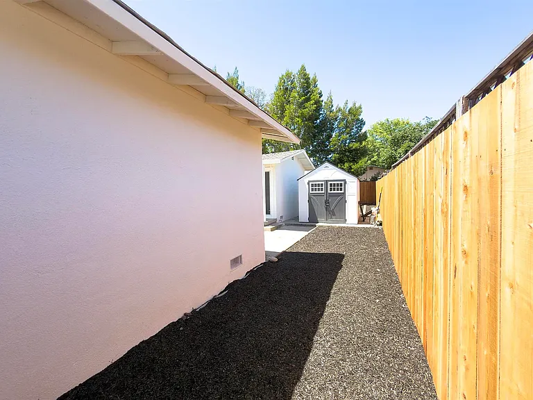 43387 Lindenwood St — Photo 6
