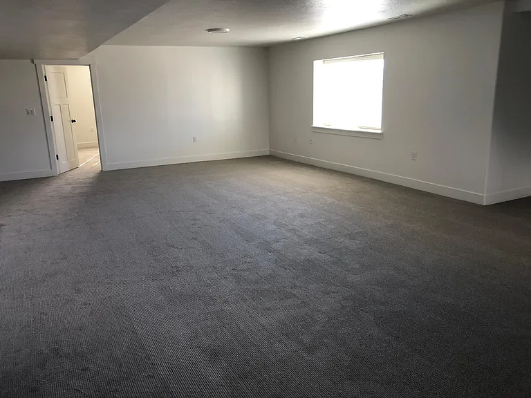 493 W Woodland Rd — Photo 33