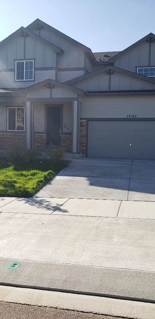 Newer 3 Bedroom home with 2 1/2 baths in Meridian Ranch — Photo 3