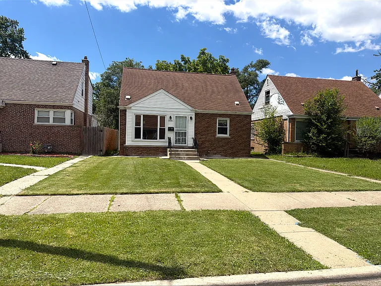 1570 Kenilworth Ave — Photo 2