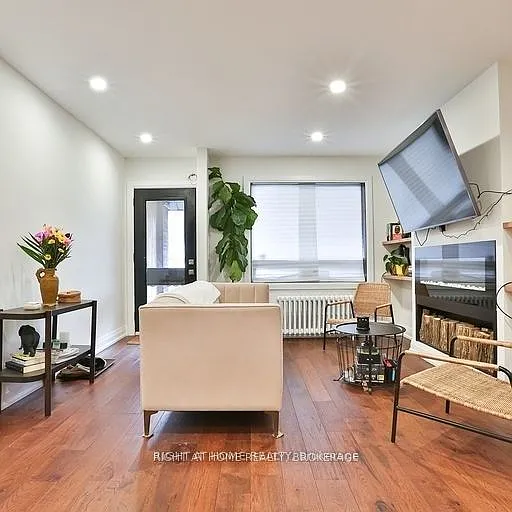 43 Kingston Rd — Photo 3