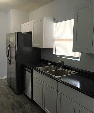 5th image of 130 Knollwood Dr