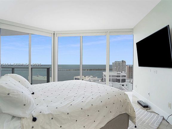 2nd image of 1300 Brickell Bay #3402