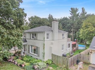 2460 Elmwood Dr SE, East Grand Rapids, MI