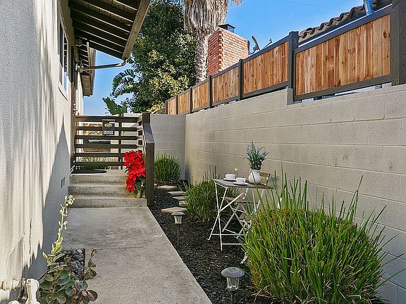 3rd image of 5005 Arroyo Lindo Ave