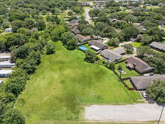 2nd image of 4405 Areca Dr
