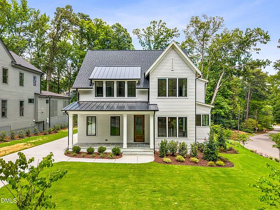 2nd image of 4 Chantilly Pl