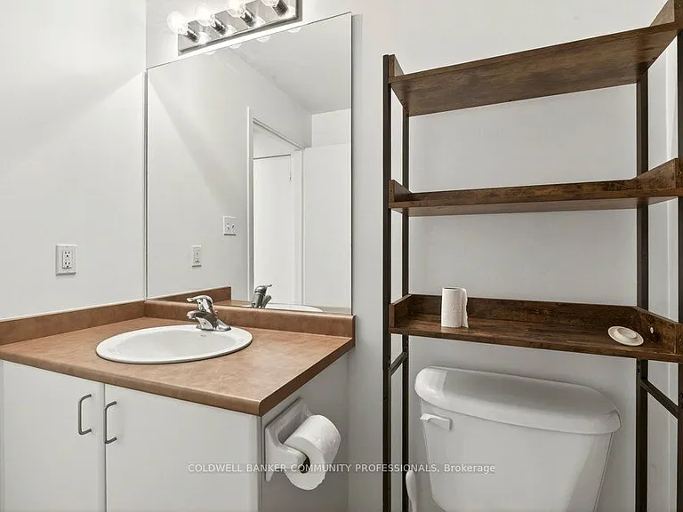 120 Jackson St W — Photo 27