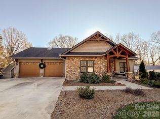 85 20th Ave NW, Hickory, NC 28601