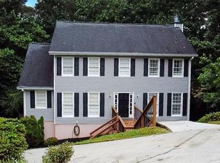 1394 Rustlewood Ct SW, Lilburn, GA 30047