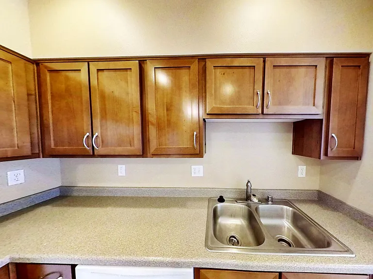 Mckenze Square Apartments — Photo 23