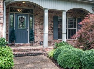 1050 Ridglea Dr, Burns, TN 37029