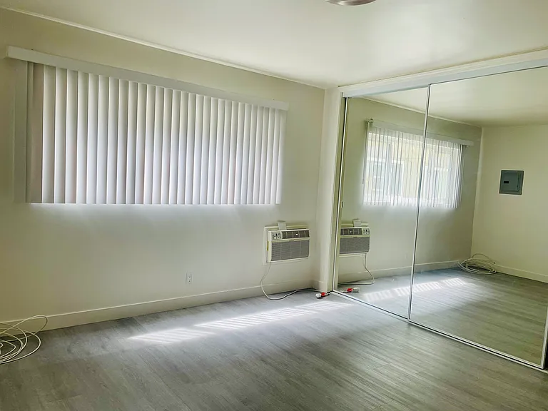 720 Silver Lake Blvd #2 — Photo 5