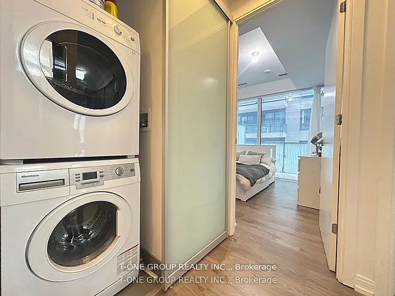42 Charles St E #407 — Photo 2