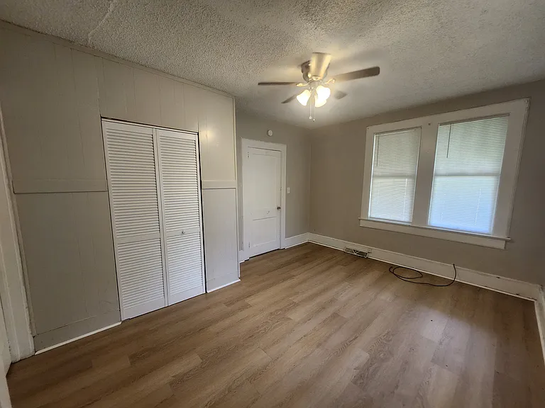 2712 Chestnut St — Photo 16