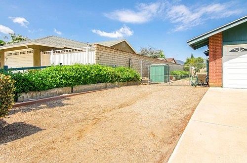 4th image of 2070 Santa Inez St