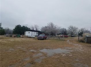 77 W Sturdivant Rd, Mineral Wells, TX 76067