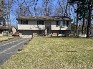 37 Fredericks Rd, Glenville, NY 12302