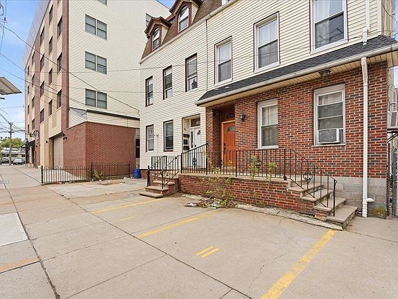 2nd image of 151 Culver Ave