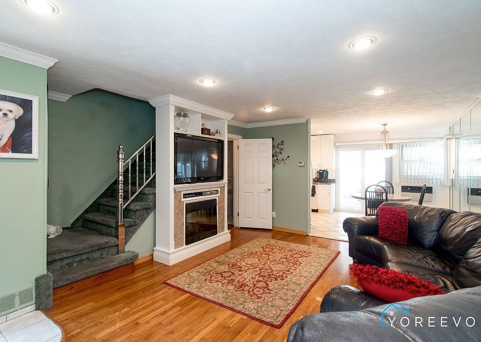 1st image of 6752 211th St
