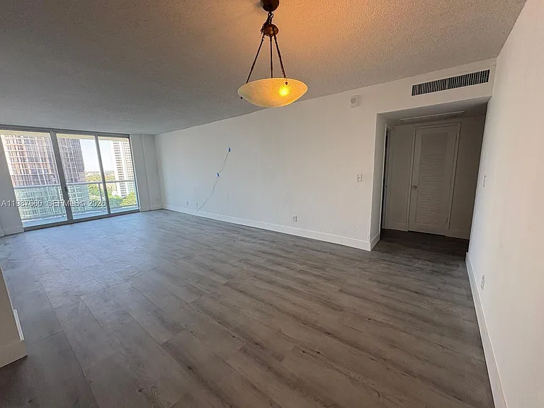 19390 Collins Ave #1623 — Photo 7