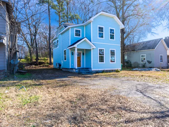 704 Annapolis Ave, Sheffield, AL 35660