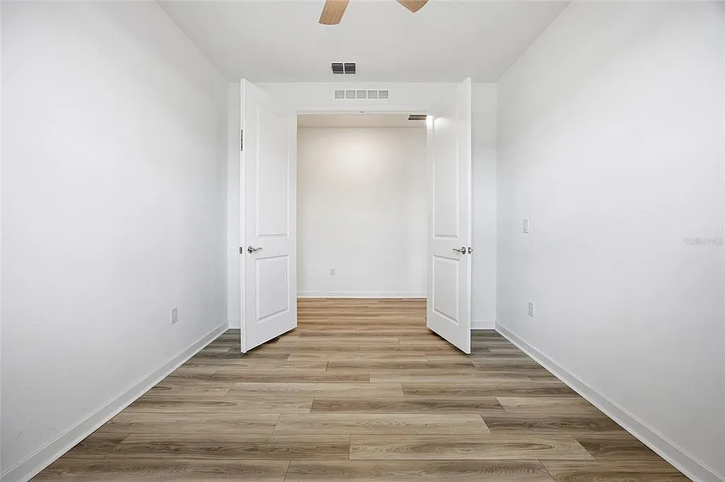 3 bed, 3.0 bath, 2279 sqft, $2,300 — Photo 4