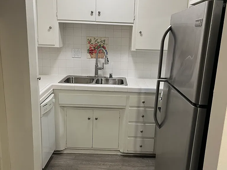 14530 Margate St #1 — Photo 4