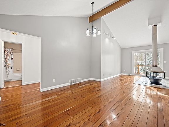 3rd image of 317 Greenbriar Ct #317