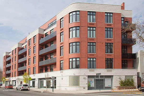 Sold by aptsandlofts.com | media 15