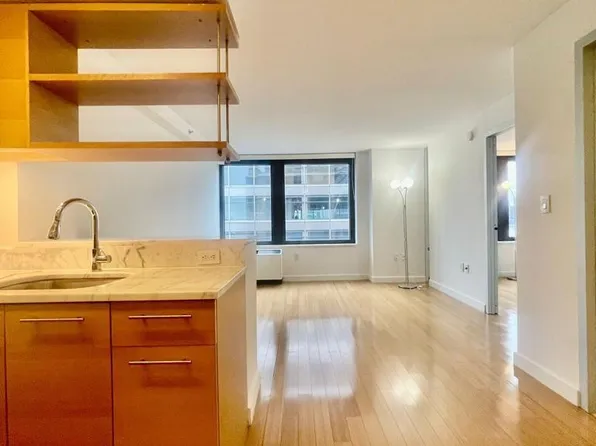 100 W 39th Street #41C, New York (Manhattan), NY 10018