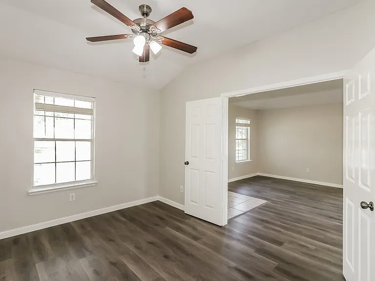6227 Channelbrook Ln — Photo 10