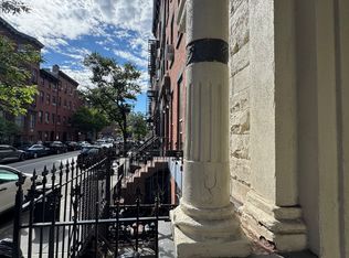 249 W 21st St #GF, New York, NY 10011