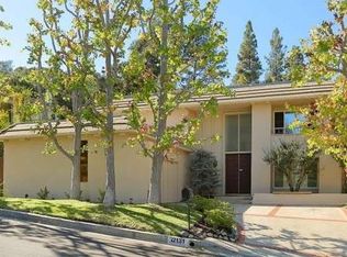 12131 La Casa Ln, Los Angeles, CA 90049