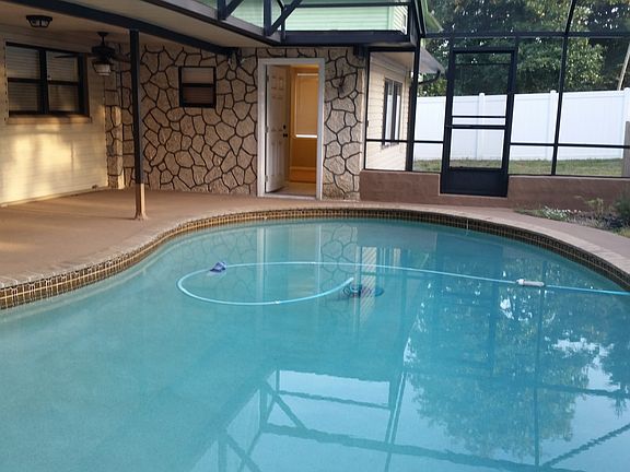 5th image of 120 Oakwood Dr