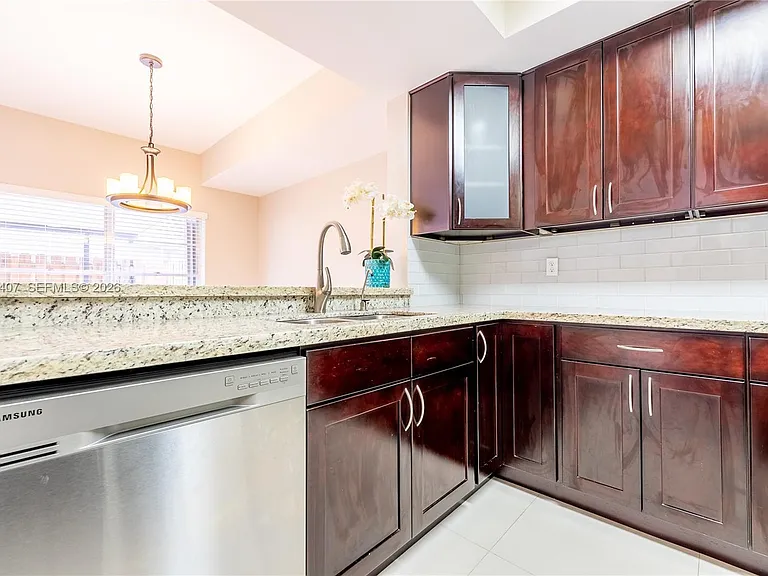 19160 NW 82nd Circle Ct #31L — Photo 9