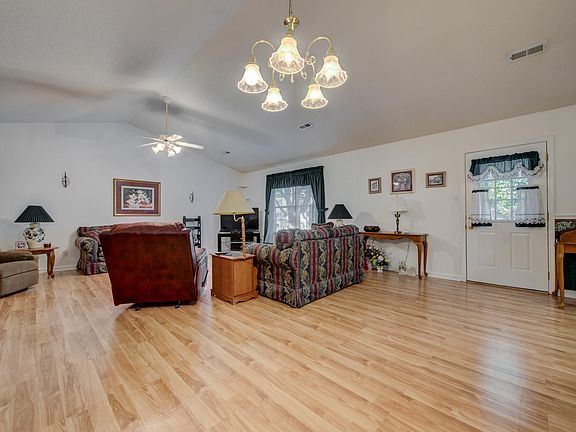 4th image of 1313 Newbury Ln