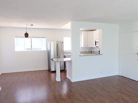 2nd image of 31 29th Ave APT 3